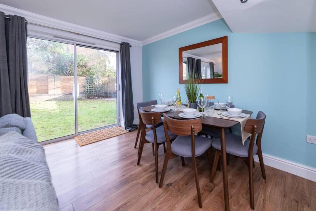Ratby House - Spacious 3 Bed With Garden & Parking Earley Dış mekan fotoğraf