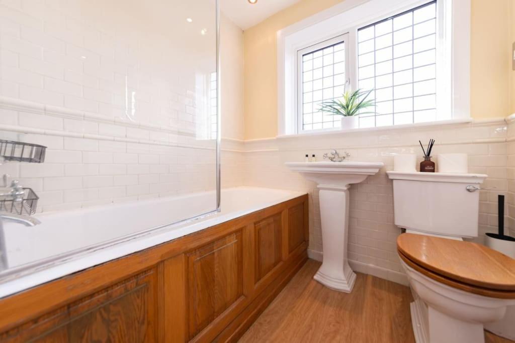Ratby House - Spacious 3 Bed With Garden & Parking Earley Dış mekan fotoğraf
