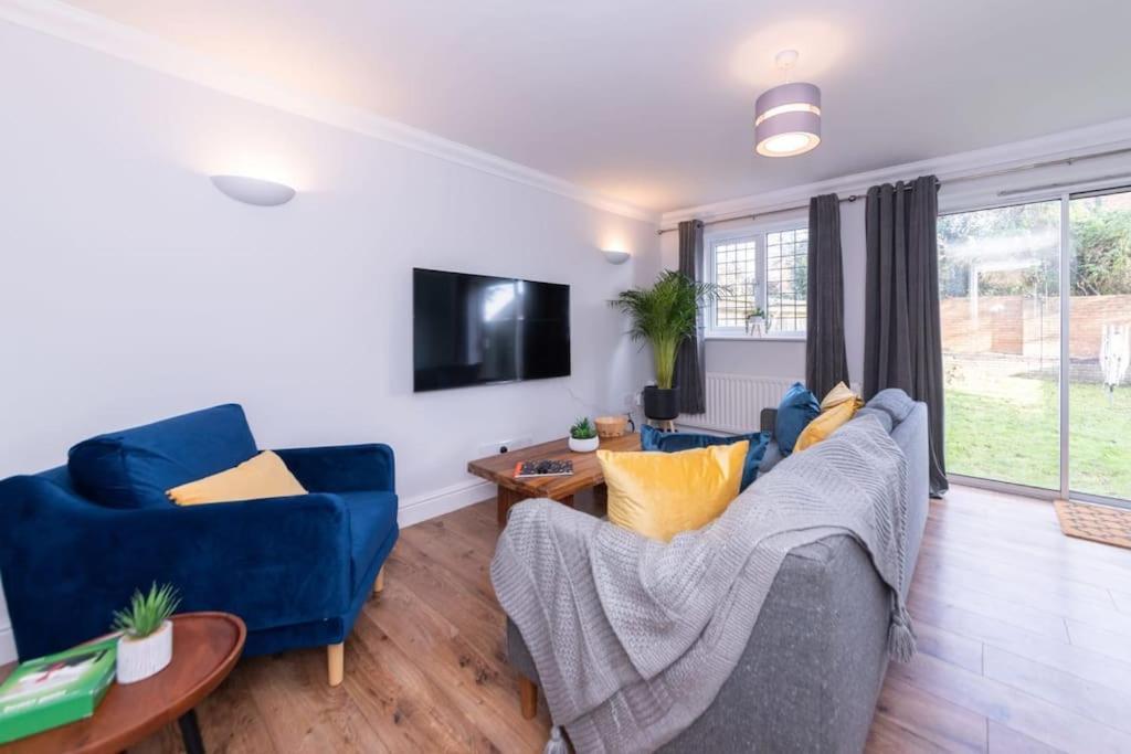 Ratby House - Spacious 3 Bed With Garden & Parking Earley Dış mekan fotoğraf