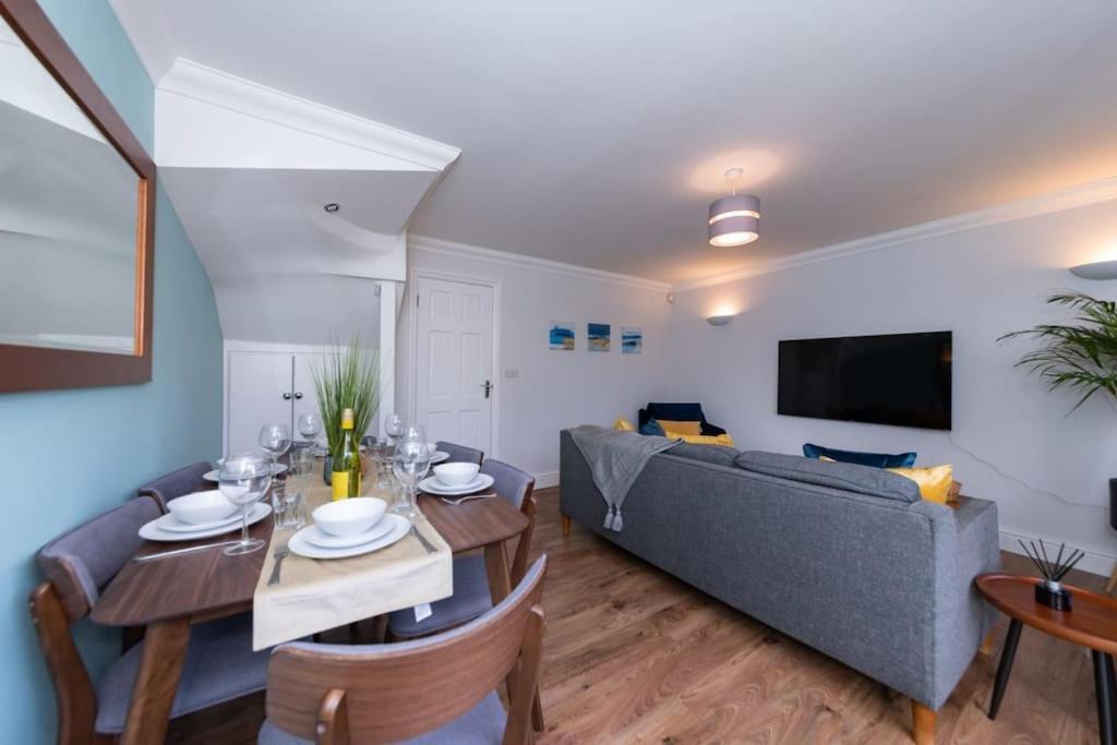 Ratby House - Spacious 3 Bed With Garden & Parking Earley Dış mekan fotoğraf